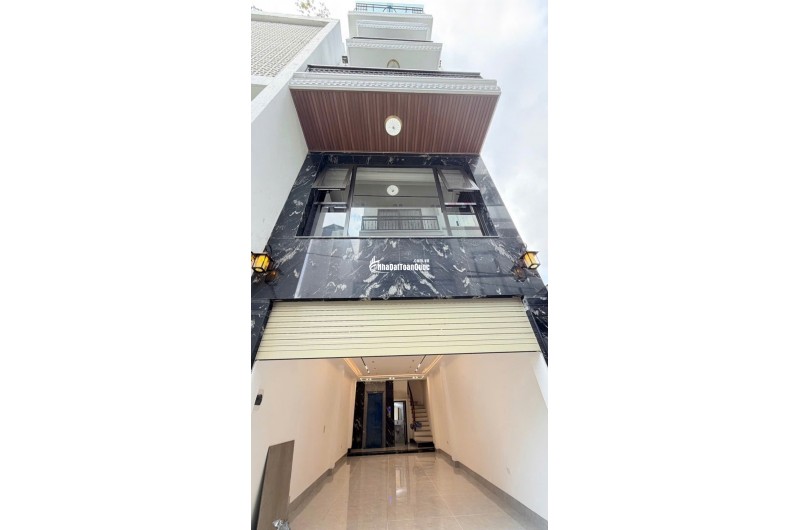 Bán nhà mặt phố Trạm, Long Biên. Dưới 13,2 tỷ. Thang máy 60m2 x 7T. Vỉa hè 3m